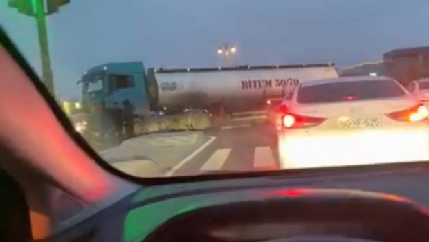 Nobel prospektində ağır yol qəzası baş verdi - VİDEO