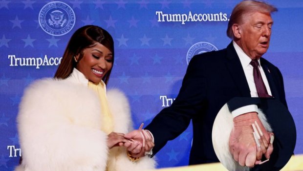 Tramp Niki Minaj kimi dırnaqlarını uzadacaq? - VİDEO