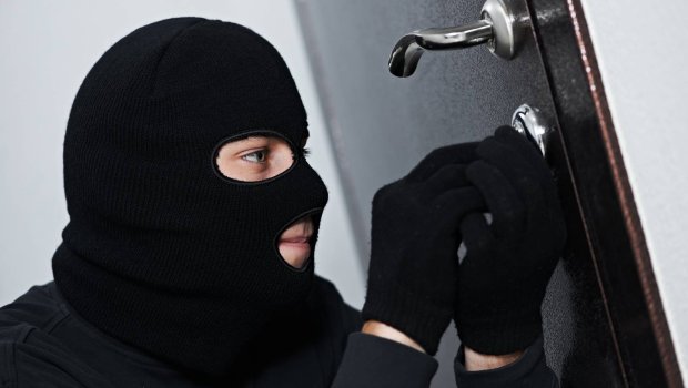 Evlərdən 12 min manatlıq məişət əşyaları oğurlayan şəxs SAXLANILDI