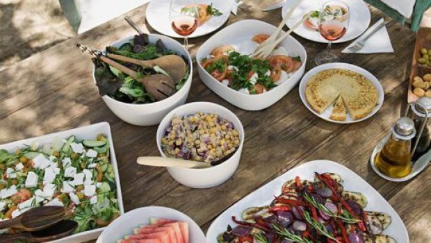 Yeməkdən dərhal sonra bunları ETMƏYİN - Doğru bildiyimiz yanlışlar