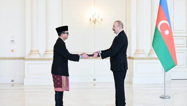 İlham Əliyev İndoneziya Prezidentini Azərbaycana səfərə DƏVƏT ETDİ