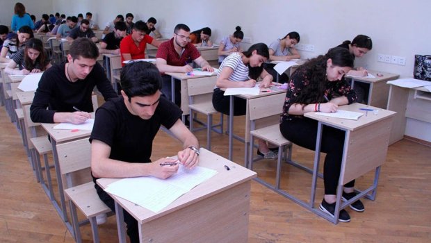 İlk dəfə elektron qaydada eksternat imtahanları KEÇİRİLDİ