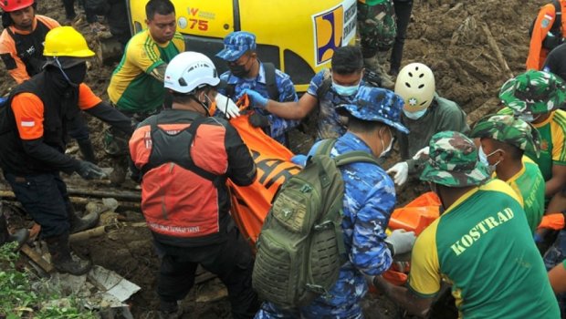 İndoneziyada torpaq sürüşməsində ölənlərin sayı 70-ə çatdı