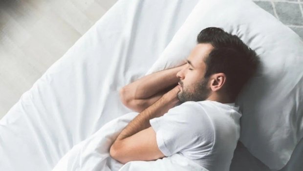 Yuxuda qışqırır və ya gülürsünüzsə BU XƏSTƏLİK riskiniz var