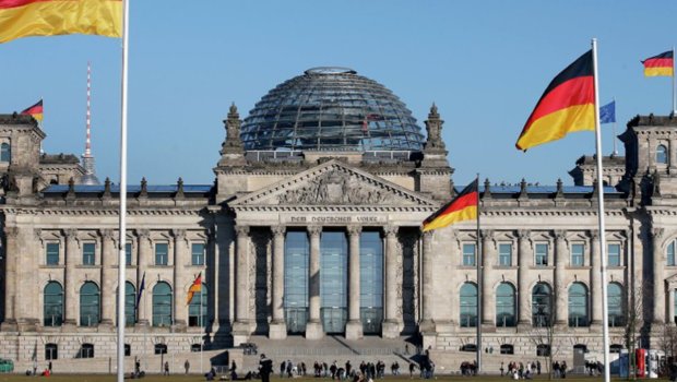 Almaniya Rusiyanın müdafiə şirkətlərinə qanunsuz ixrac təşkil edən 5 nəfəri SAXLADI