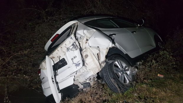 Göyçayda avtomobil işıq dirəklərini aşırdı, 3 kənd işıqsız qaldı - FOTO