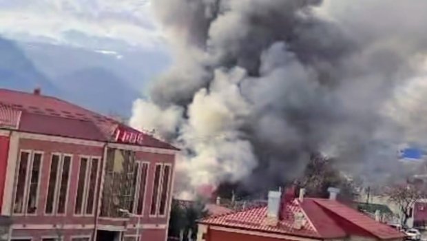 Qusarda böyük OBYEKT yandı: Hostel, kafe, avtoyuma...