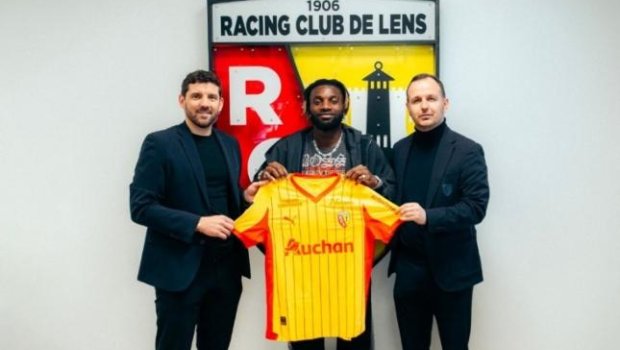 Klubdan irqçi təhqirlərə SƏRT REAKSİYA: Futbolçumuzun yanındayıq