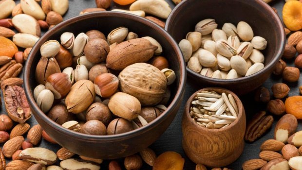Qoz və fındığı unudun: Sağlamlıq üçün ən faydalı 3 çərəz