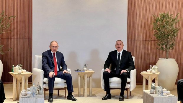 İlham Əliyevin Əbu-Dabidə Paşinyanla geniş tərkibdə görüşü KEÇİRİLİR