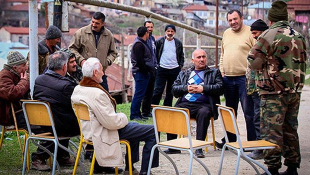 Azərbaycanda yaşayan ermənilər hansı bölgələrdə qalır?