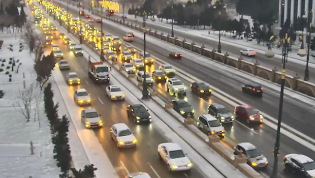 Paytaxt yollarında SIXLIQ VAR