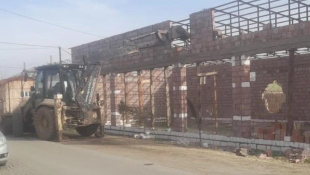 Füzulidə qanunsuz tikili sökülüb - FOTO/VİDEO