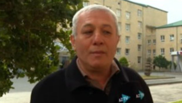 Şagirdi tərəfindən güllələnən müəllimin atası DANIŞDI &ndash; VİDEO