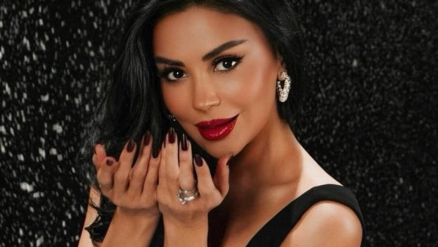 Vüsalə gözəlliyi ilə "yandırıb-yaxdı" - VİDEO