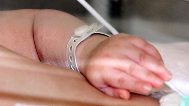 Yeni doğulmuş körpəsini küçə tualetinin quyusuna ATDI