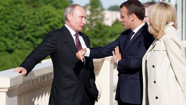 Makron gizlicə Ukraynanı Putinə satır, Avropa isə &ldquo;rus ayısını&rdquo; bəsləyir