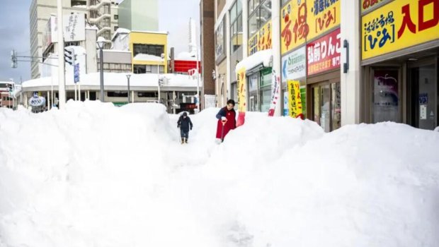 Bu ölkədə 40 il sonra qar rekordu - 45 ölü var