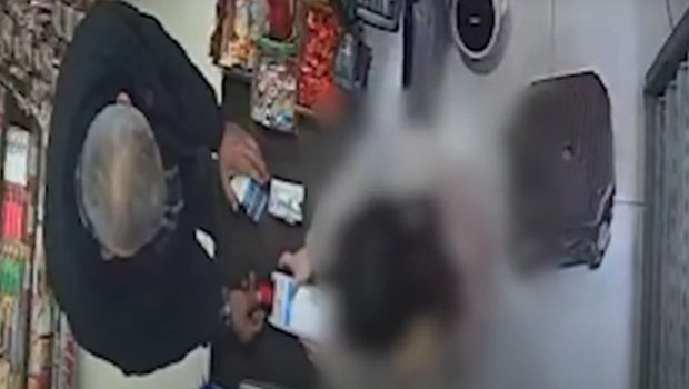 Avtobusda oğurladığı bank kartı ilə 900 manatlıq alış-veriş etdi - ANBAAN VİDEO