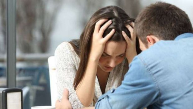 Qayınatası maşın almadığı üçün arvadını döydü