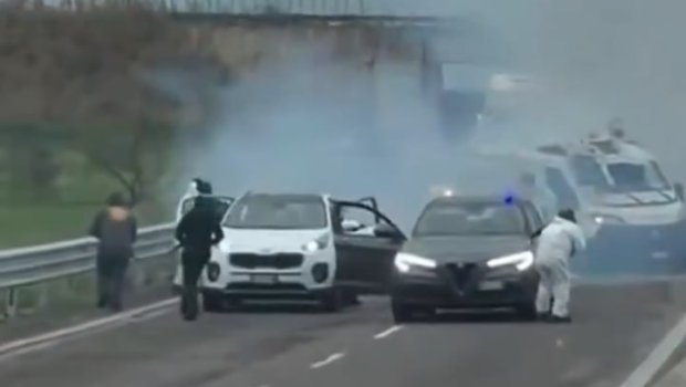 İtaliyada film kimi OĞURLUQ &ndash; İnkassator maşınını belə soydular &ndash; ANBAAN VİDEO