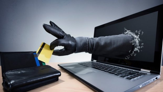 Bank hesablarından vəsaitlər BU ÜSULLA oğurlanır