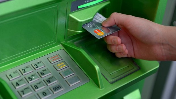 Bank kartından 5 min dollar oğurlayan şəxslər HƏBS EDİLDİ