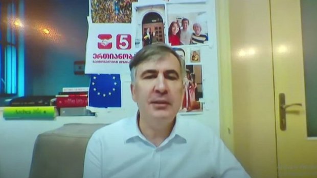 Saakaşvili Tbilisi məhkəməsində günahını qəbul etmədi