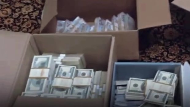 Ramiz Mehdiyevin evindən çıxan milyonlar&ndash; VİDEO