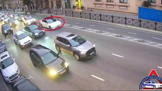 Bakıda icazə verilməyən yerlərdə maşın saxlayan sürücülər sıxlıq yaratdı &ndash; VİDEO