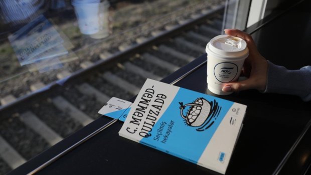 ADY-dən sərnişinlərə maraqlı hədiyyə - FOTO