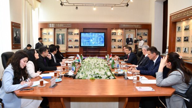 Macarıstanın Azərbaycandakı səfiri Tamaş Yojef Tormanın rəhbərlik etdiyi nümayəndə heyəti ADNSU-da - FOTO