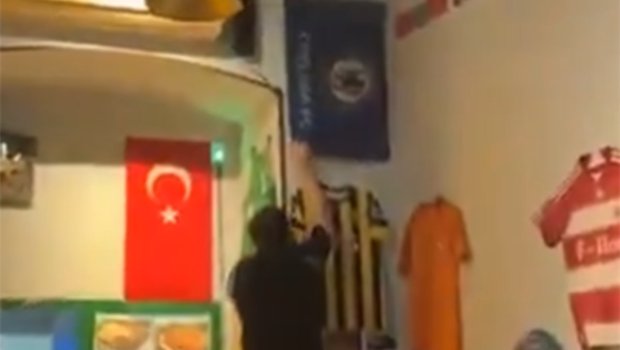 İngilislər Bakıda &ldquo;Çelsi&rdquo; bayrağını sökdü &ndash; VİDEO