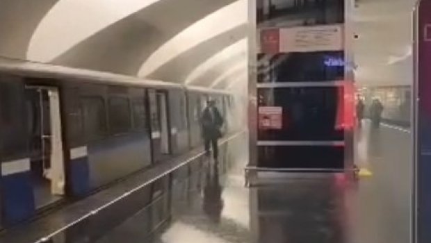 Moskvada metroda partlayış oldu - VİDEO
