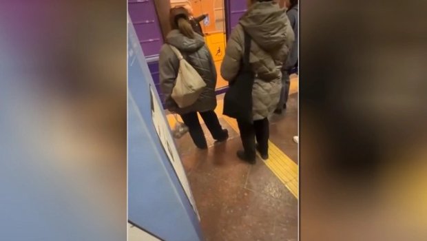 TƏCİLİ! Bakı metrosunda qatarda TÜSTÜLƏNMƏ - Sərnişinlər düşürüldü &ndash; VİDEO