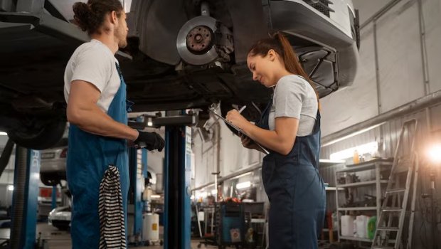Maşınların &ldquo;dərdi&rdquo;ni bilən USTA XANIMLAR - Azərbaycanda qadınlardan ibarət təmir servis xidməti yaradılır? &ndash; VİDEO