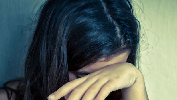 Bakıda qeyri-adi hadisə: Qızına şillə vuran ata həbs olunmasını istədi