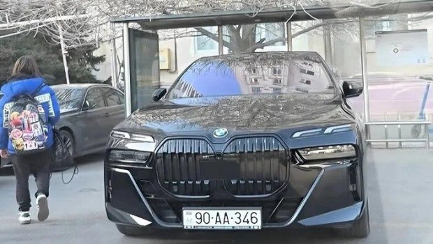 Dayanacaqda saxlayan &ldquo;BMW&rdquo; sürücüsü CƏZALANDIRILDI