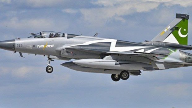 Pakistan təyyarələri &ldquo;Taliban&rdquo;ın hədəflərinə ZƏRBƏ ENDİRDİ - VİDEO