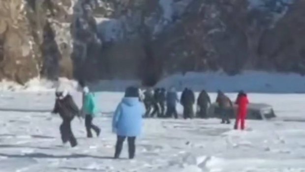 Çinli turistlərin Baykalda batdığı yerdən yeni VİDEO