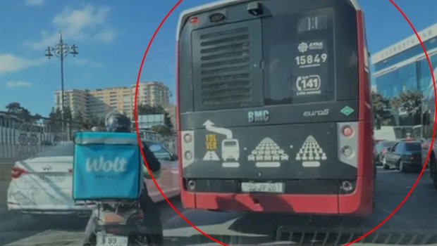 "BakuBus"ın sürücüsü niyə avtobus zolağı ilə hərəkət etmir? - VİDEO