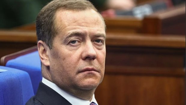 Medvedev Kallasa cavab verdi: &ldquo;Hərbçilərimiz istəsə, 1945-ci ildə olduğu kimi Avropaya vizasız girə bilər&rdquo;