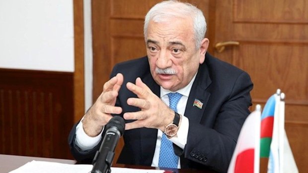 Möhbalıyevin restoranında QALMAQAL: İcraçı direktor pulları kazinoda uduzdu