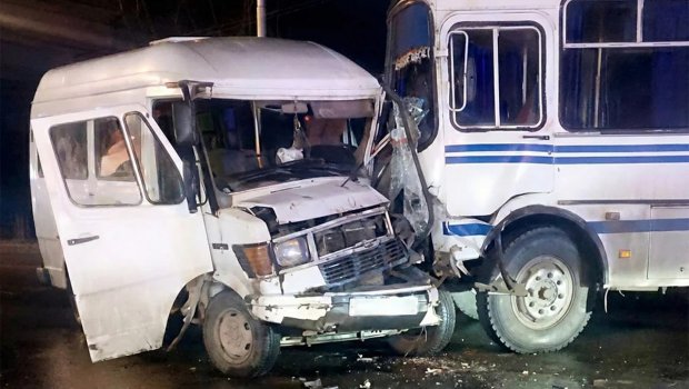 Lənkəranda avtobusla mikroavtobus TOQQUŞDU - VİDEO