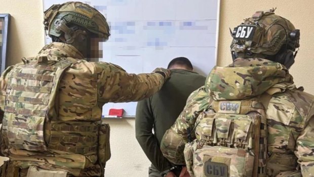 Ukraynada yeni korrupsiya qalmaqalı: Yüksək vəzifəli zabitlər saxlanıldı