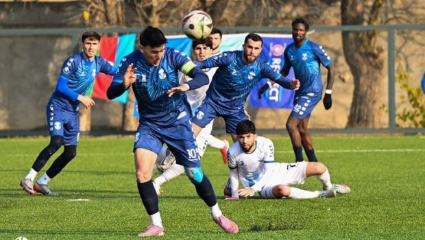 Birinci Liqa: Lider rəqibini darmadağın etdi