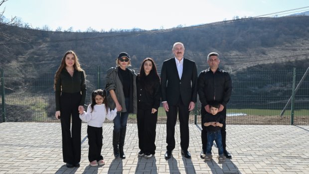 İlham Əliyev ailəsi ilə birgə Xocalının Xanabad KƏNDİNDƏ - FOTO/VİDEO
