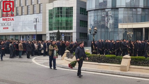 Azərbaycan xalqı "Ana harayı" abidəsini ziyarət edir &ndash; FOTO