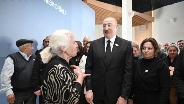 &ldquo;Razı olarsınızmı boynunuzu qucaqlayıb, üzünüzdən öpüm?&rdquo;