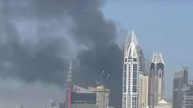 Dubayda partlayışlar - İnsanlar Bürc Xəlifədən təxliyə edilir - VİDEO